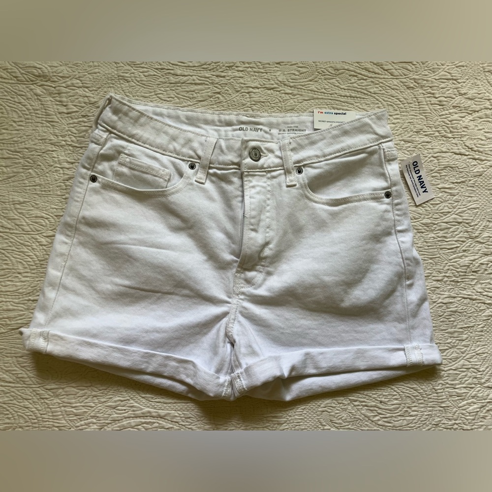 NWT Old Navy white denim / jean shorts - O.G. Straight - size 8